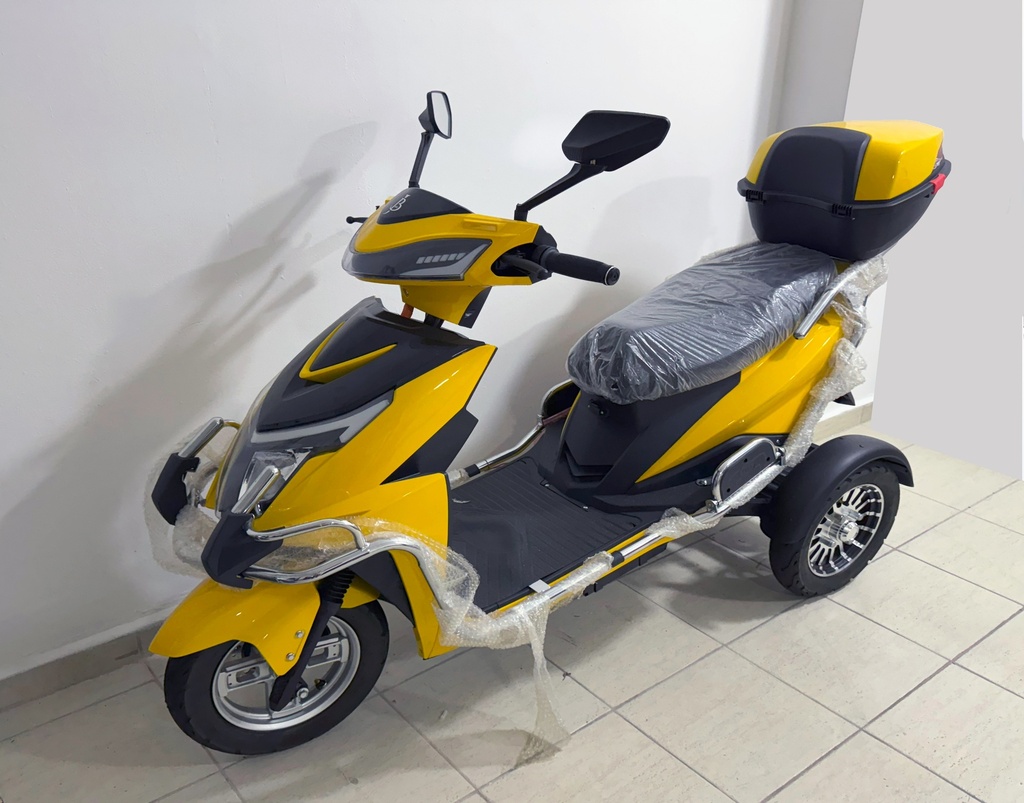 MOTO ELÉCTRICA DE 3 RUEDAS